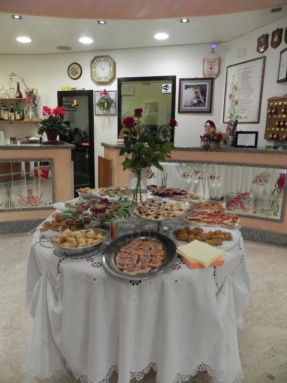 Hotel Villa Camilla Вараце Екстериор снимка