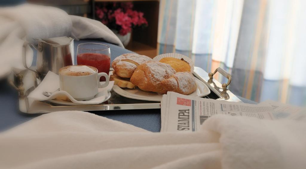 Hotel Villa Camilla Вараце Екстериор снимка
