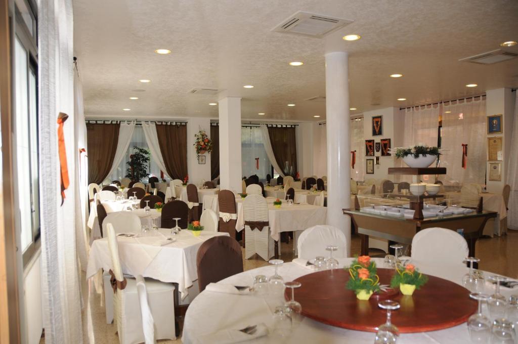 Hotel Villa Camilla Вараце Екстериор снимка