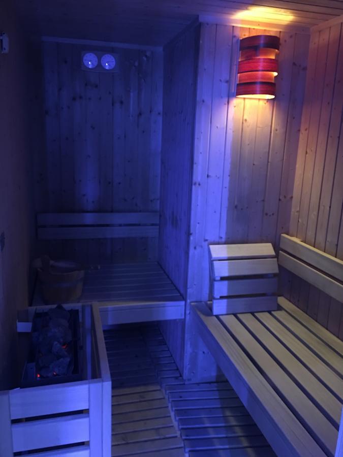 Hotel Villa Camilla Вараце Екстериор снимка