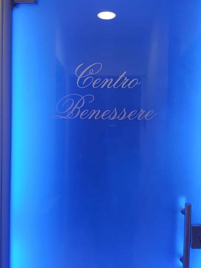 Hotel Villa Camilla Вараце Екстериор снимка