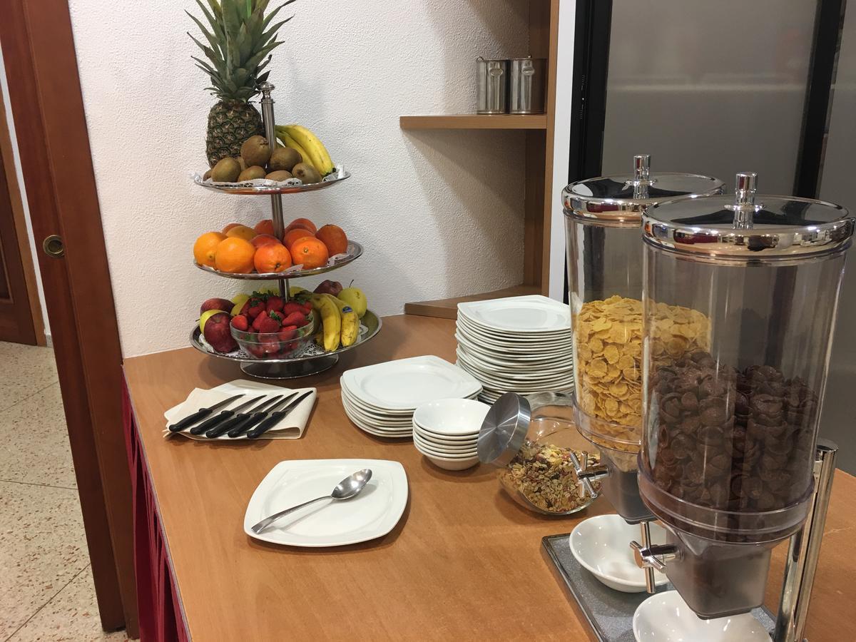 Hotel Villa Camilla Вараце Екстериор снимка